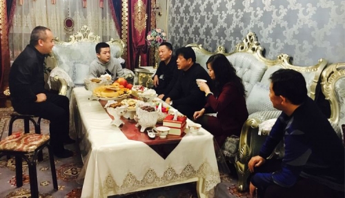 新疆江苏商会民族团结一家亲“结亲情”活动