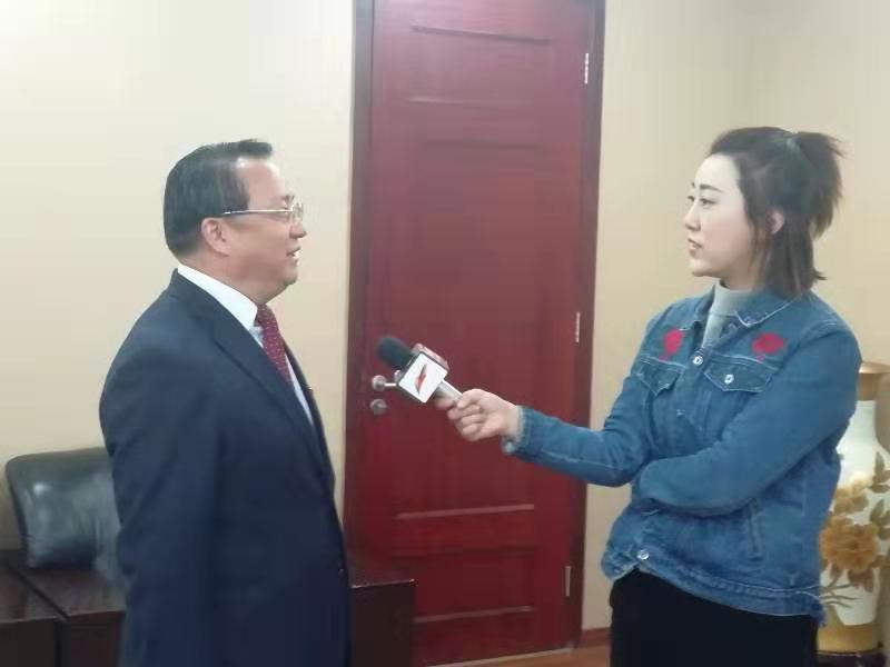 新疆江苏商会会长陈志才接受新疆广播电视台记者采访